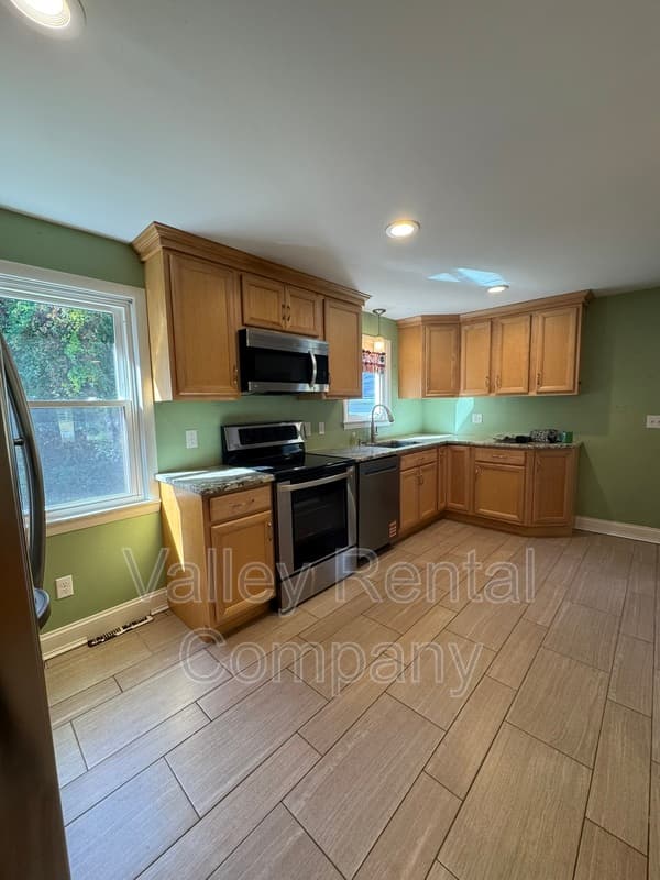 Northampton House: 36 Rick Drive
