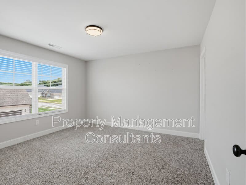 Athens House: 14735 Commonwealth Drive