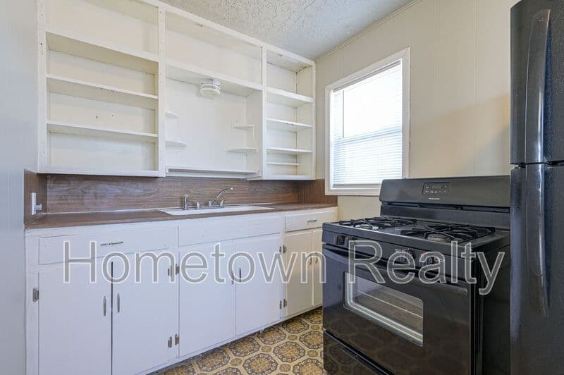 Norman House: 1127.5 W Eufaula Street