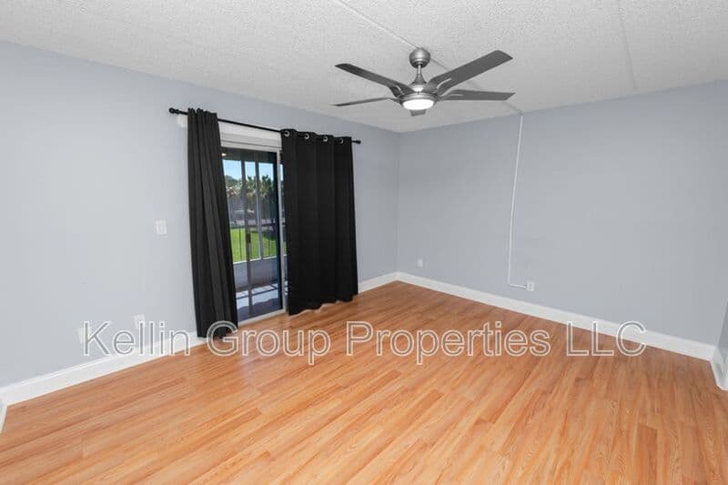 Tampa Townhome: 2862 Somerset Park Dr