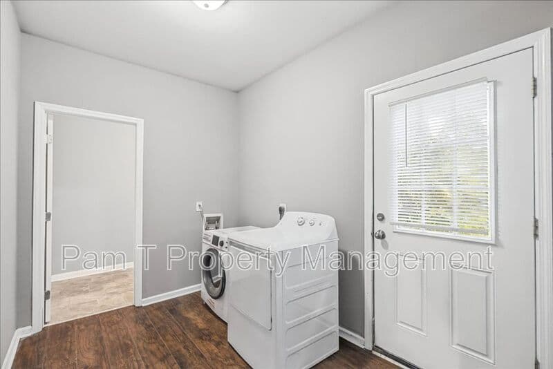 Savannah Condo: 619 Kline St