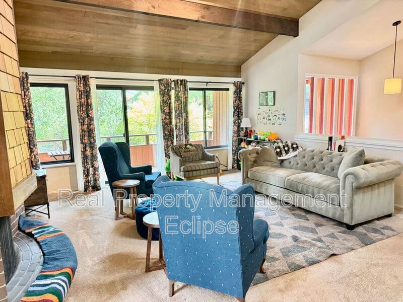 Bellevue House: 15130 SE 47th PL