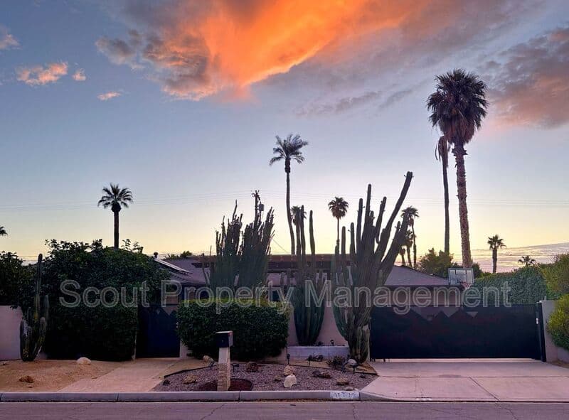 La Quinta House: 46560 Cameo Palms Drive