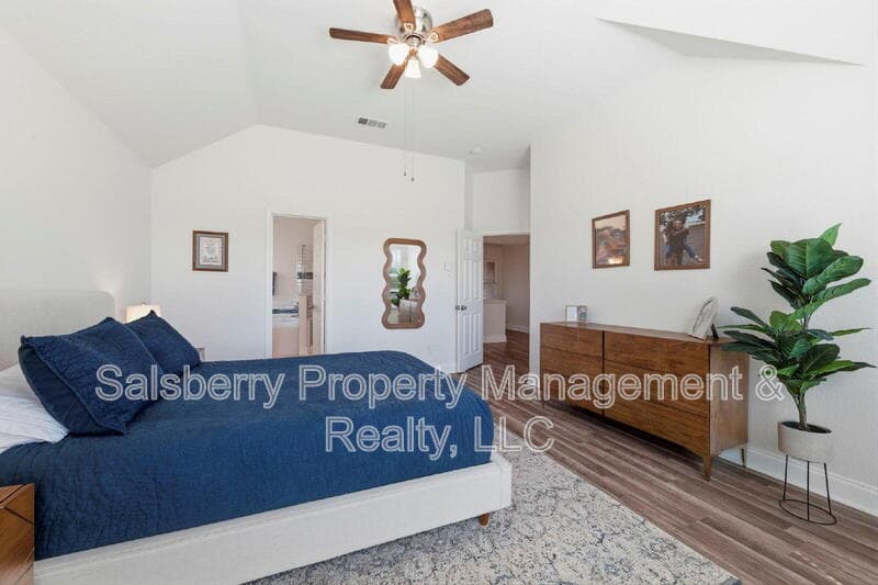 Fort Worth House: 4943 Sunset Ridge Drive