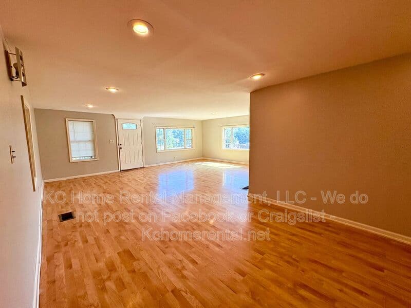 Kansas City House: 2817 West 41st Avenue