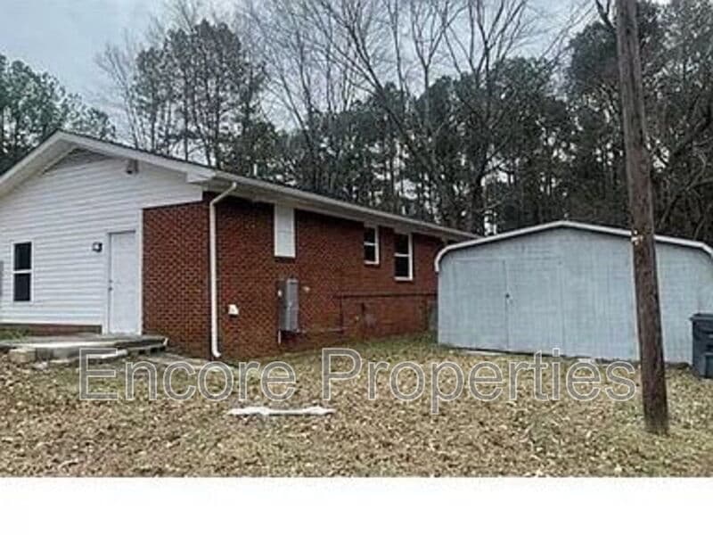 Holly Springs House: 1617 North Main Street