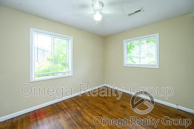 Birmingham House: 413 Wedgeworth Rd