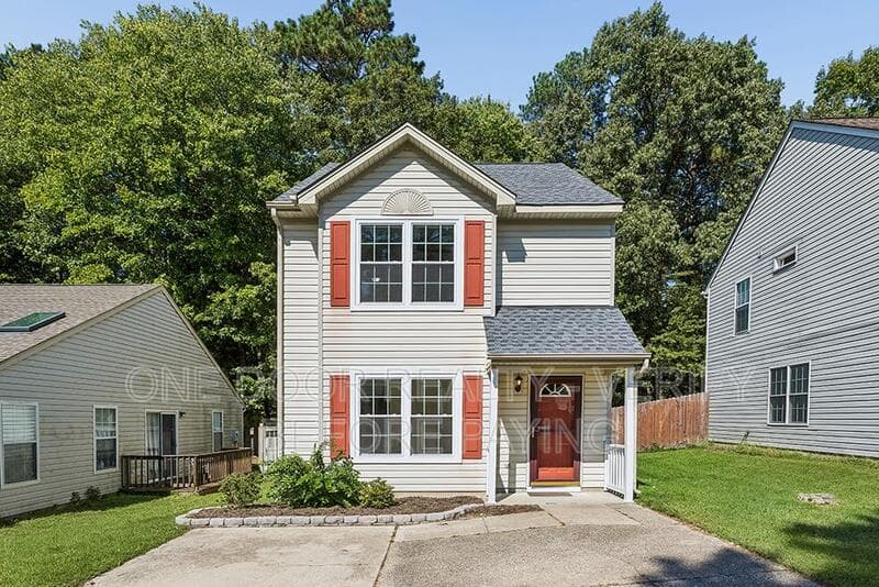 Williamsburg House: 139 Raintree Way
