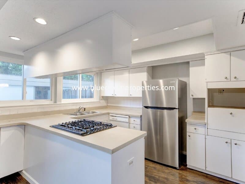 Arlington House: 462 Westview Terrace
