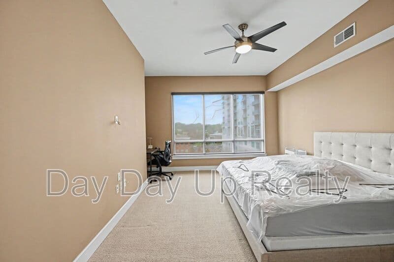 Atlanta House: 222 12th Street NE