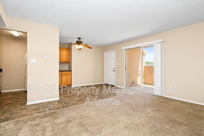 Mesa Condo: 1224 E Evergreen St 102