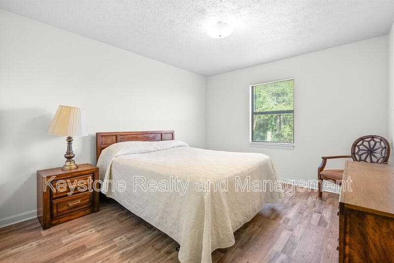 Hopkinsville Apartment: 100 Laurel Cove Drive
