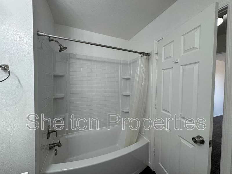 Mesa Condo: 1331 W Baseline Rd, 242