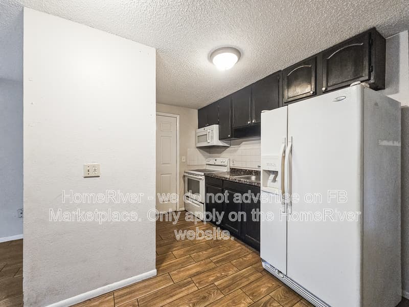 Tampa Condo: 1207 E 108th Ave