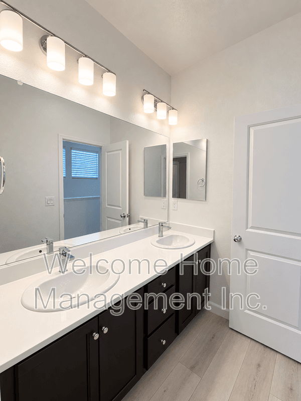 Brentwood House: 1945 Chandler Drive
