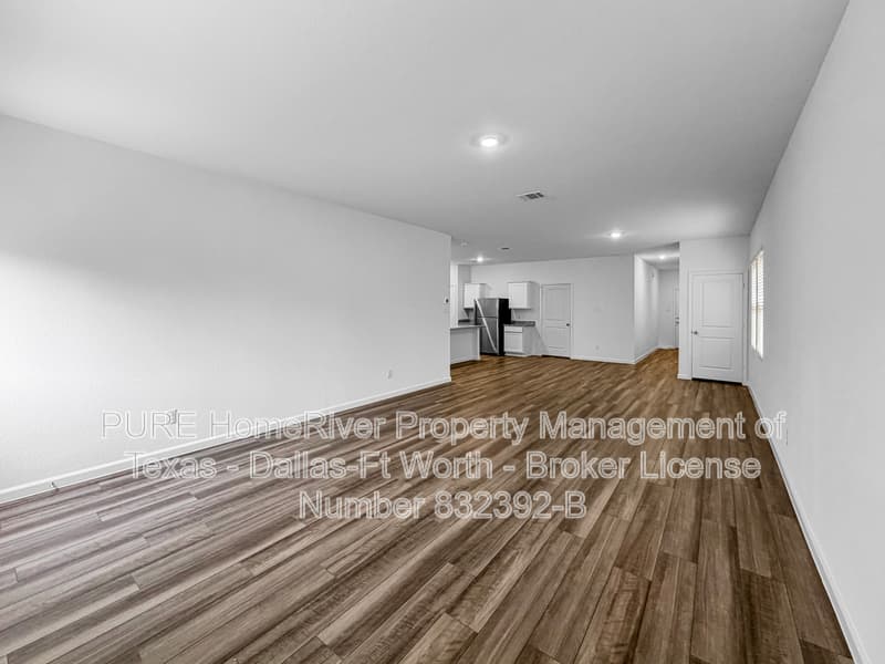 Melissa House: 2213 Burnwood St