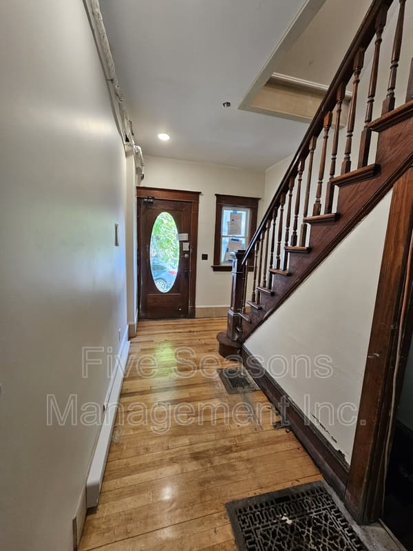 Burlington Condo: 75 Loomis Street - 2
