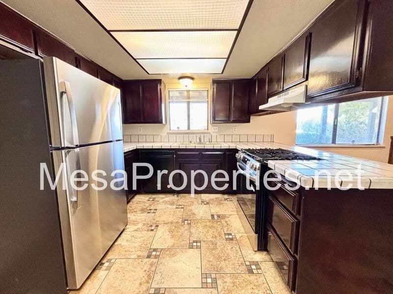 Hesperia House: 15019 Spruce St.