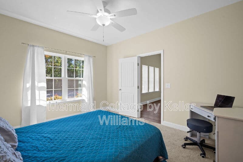 Beaufort Townhome: 222 Admiration Avenue