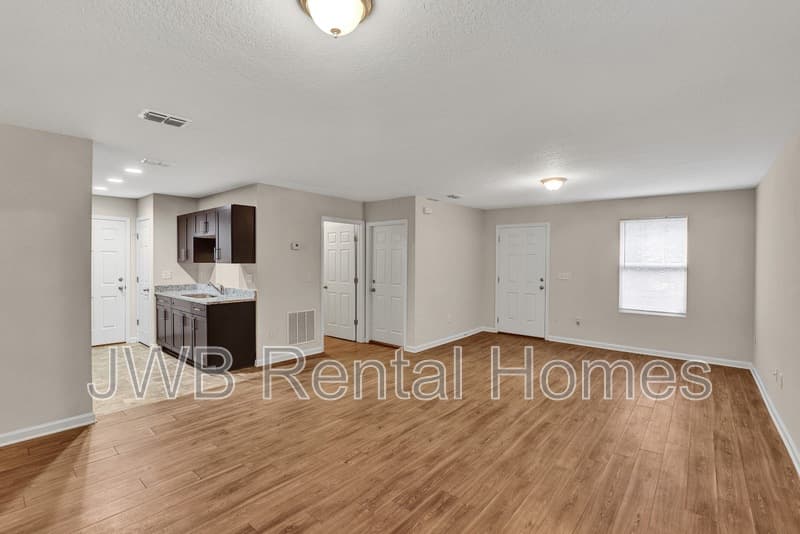 Jacksonville House: 5942 Dunmire Ave