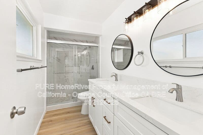 Irvine House: 4922 Rochelle Ave