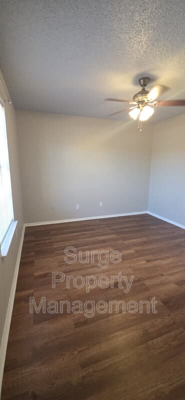 Benbrook Condo: 233 Vista Way