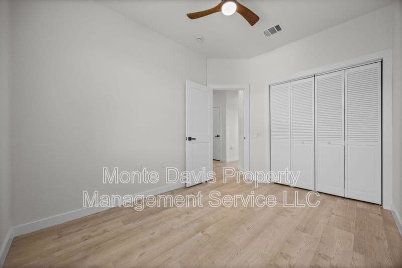 Austin Condo: 1802 Springdale Rd