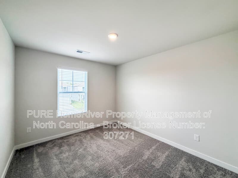 Hickory House: 2944 31st St Ln NE