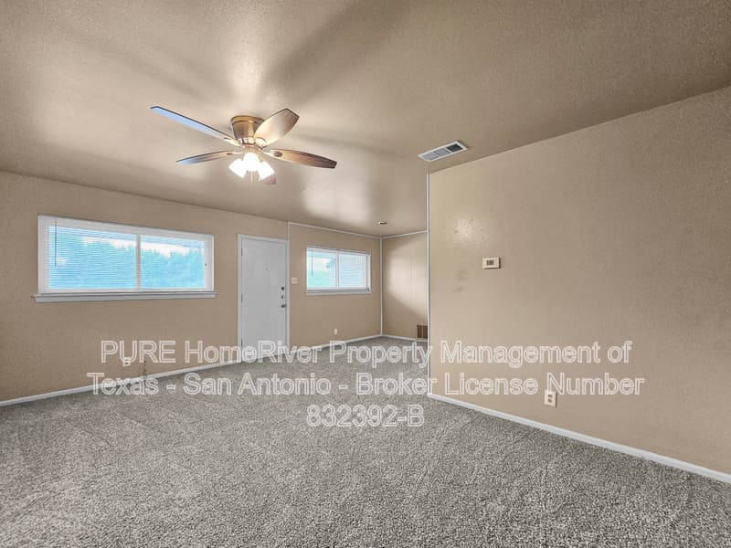San Antonio Townhome: 217 W Silver Sands