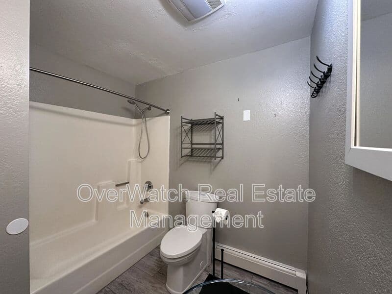 Anchorage Condo: 6121 De Armoun Rd