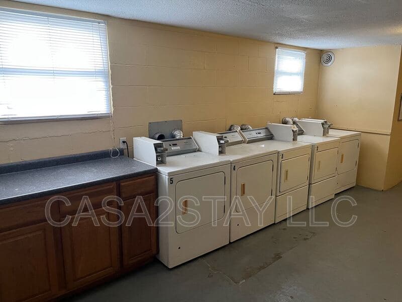 Radcliff Condo: 1404 S Wilson Rd