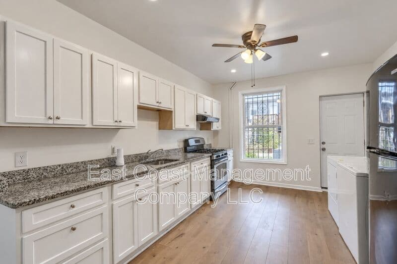 Baltimore House: 2620 E Preston St