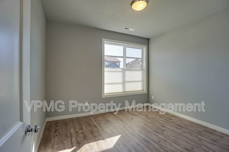 Vancouver House: 10910 NE 97th Ave