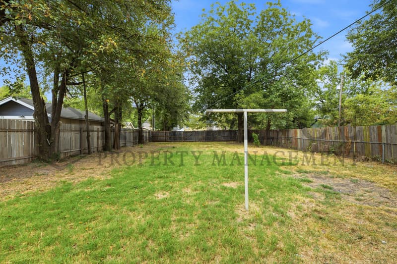 Wichita House: 1434 South Laura Avenue