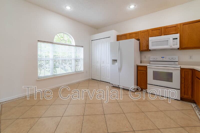 Orlando House: 4434 Waterside Pointe Cir