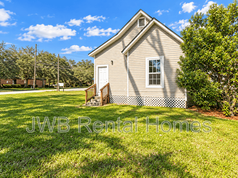 Jacksonville House: 291 Claude St