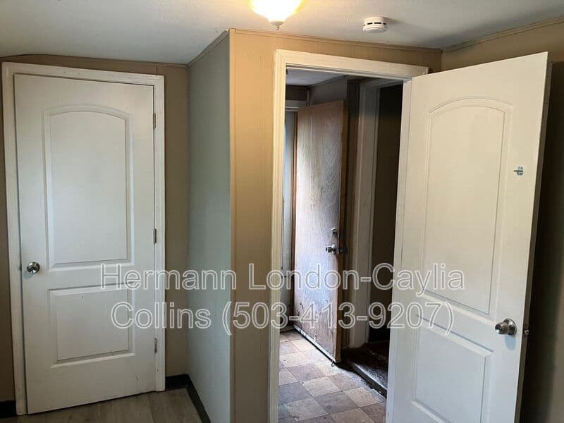 Saint Louis House: 4618 June Avenue