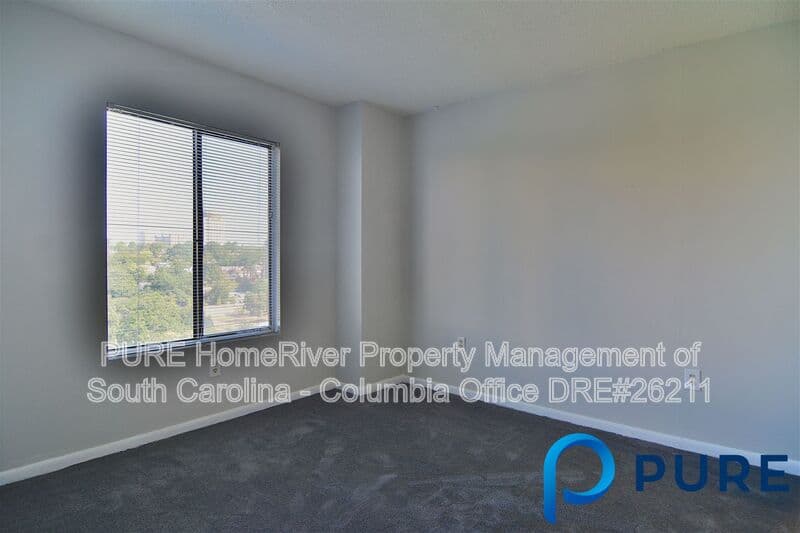 Columbia House: 1600 Park Cir
