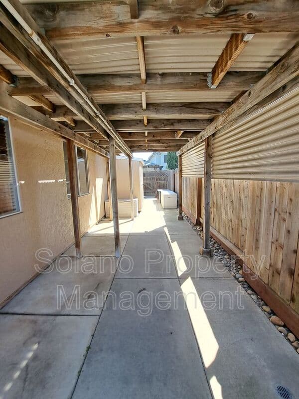 Vacaville House: 354 Bradley Dr.
