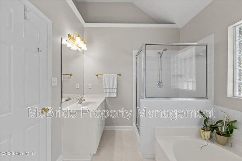 Evans House: 5105 Windmill Place