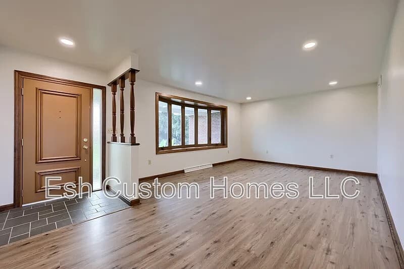 Lancaster House: 2208 Forry Road