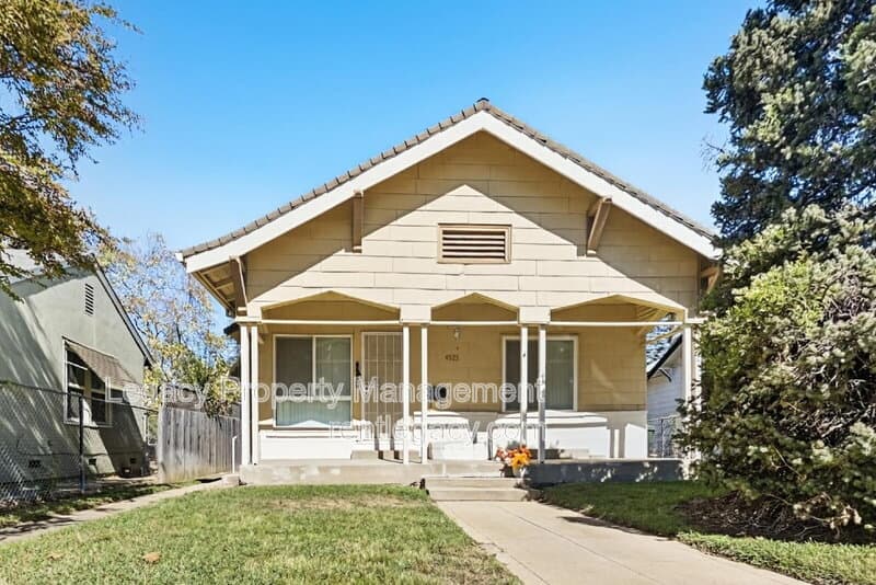 Sacramento Condo: 4923 11th Ave