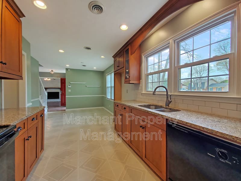 Simpsonville House: 121 Coalmont Court