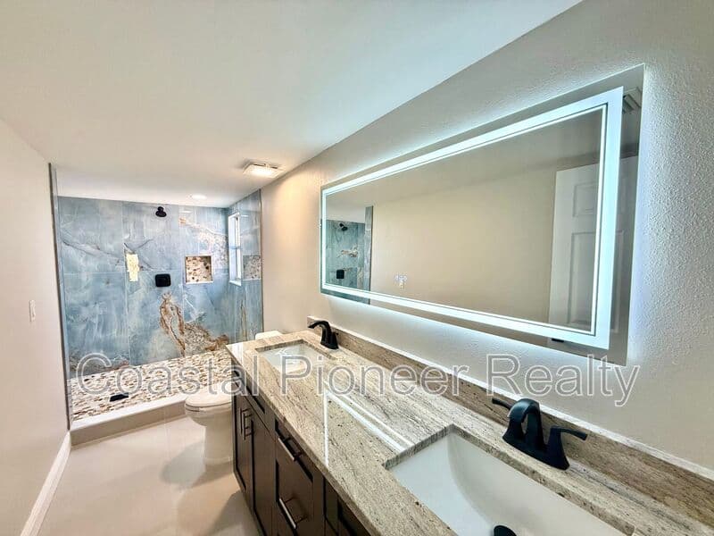 Tampa House: 8731 Huntfield St