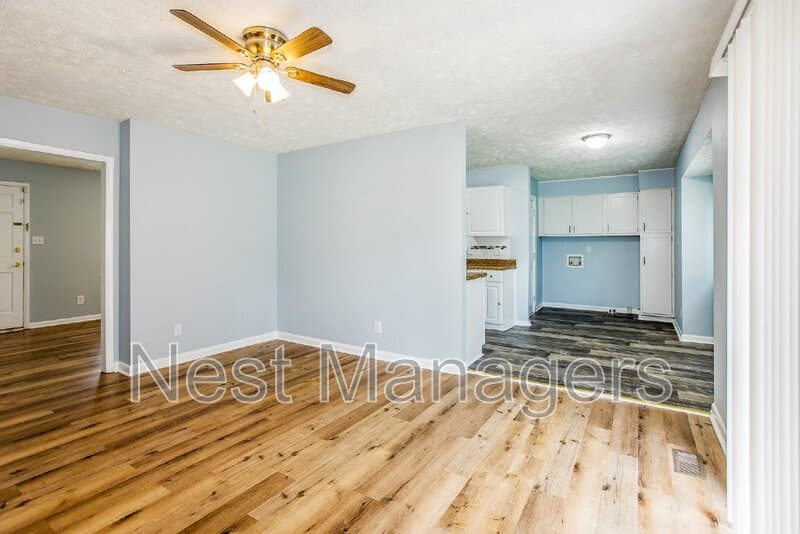 Fayetteville House: 124 Golf Drive
