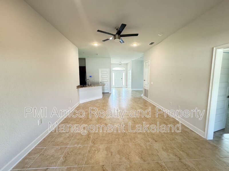 Winter Haven House: 1500 Grey Eagle Lane
