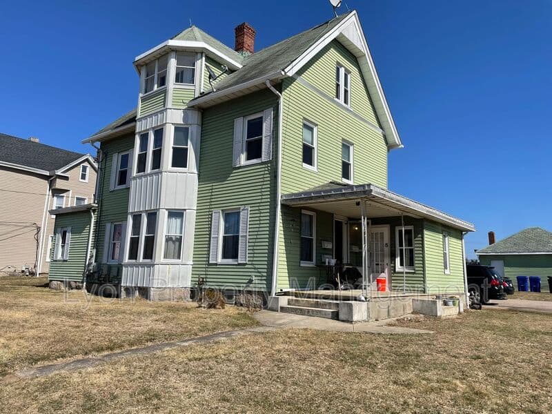 Westerly Condo: 5 Vose St