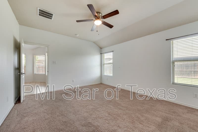 Fort Worth House: 6324 Spokane Drive