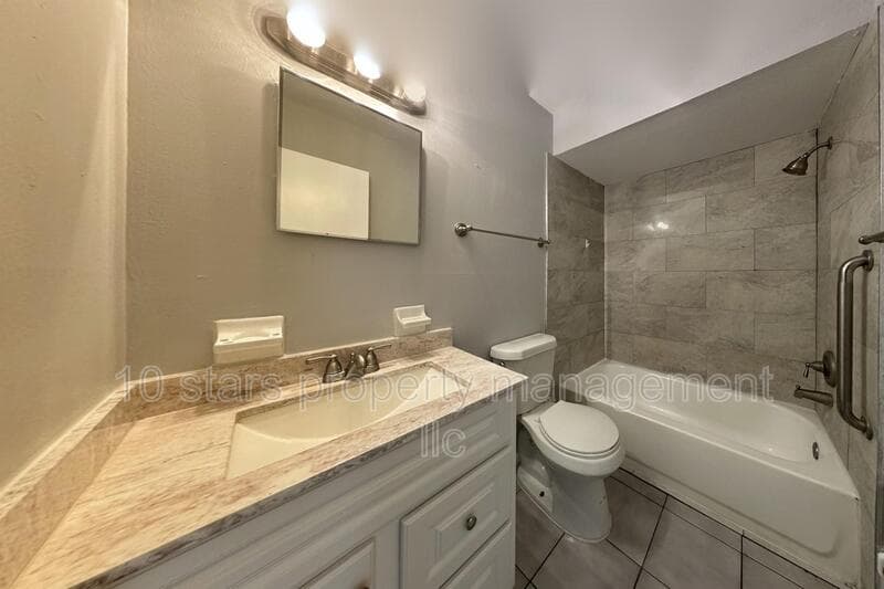 Largo Condo: 3716 137th Avenue North - B