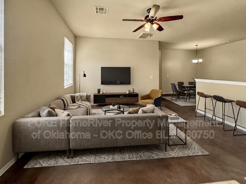 Edmond Condo: 100 Ashley Dr